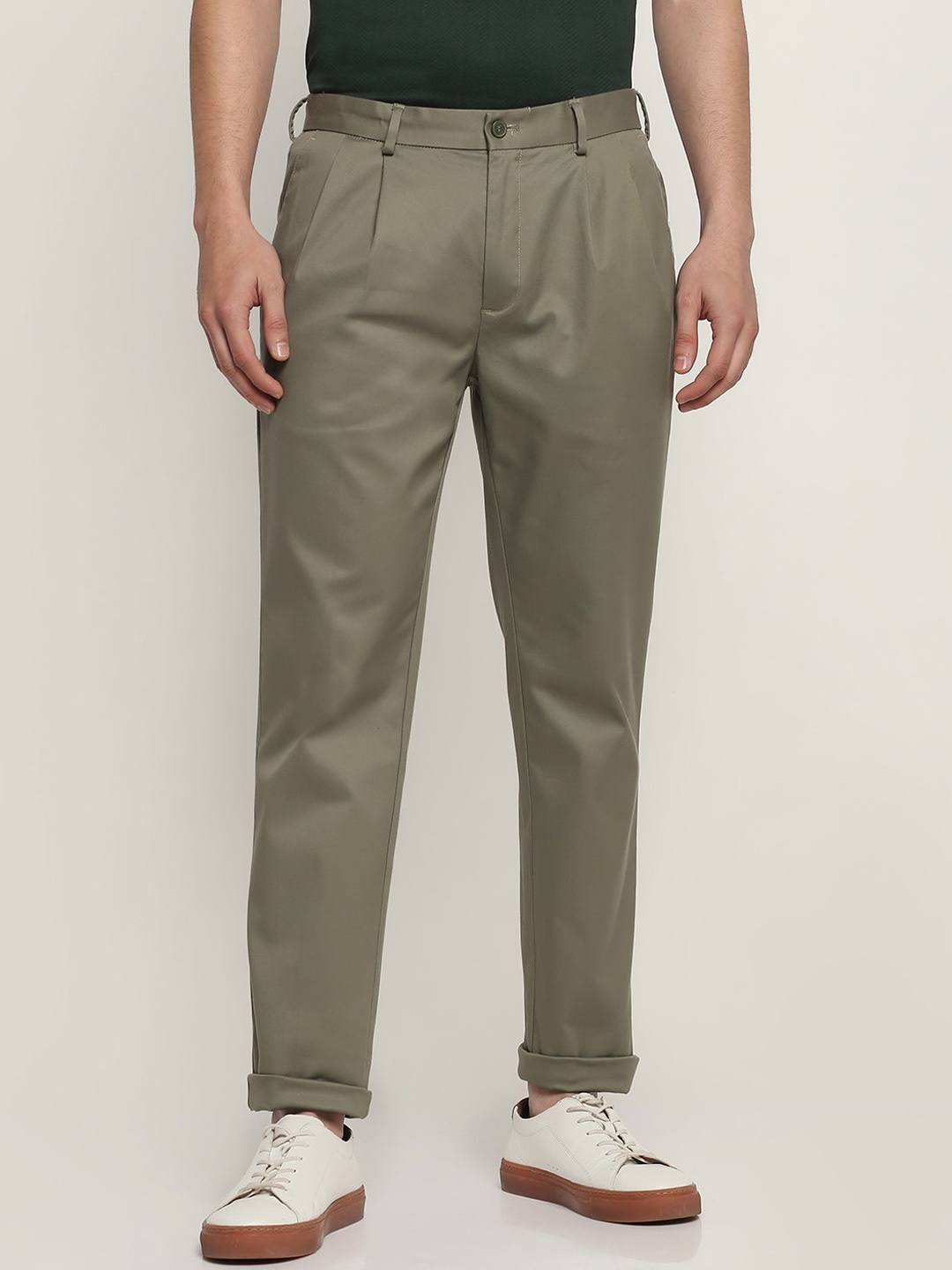 

Blackberrys Men Mid-Rise Pleated Trousers, Olive