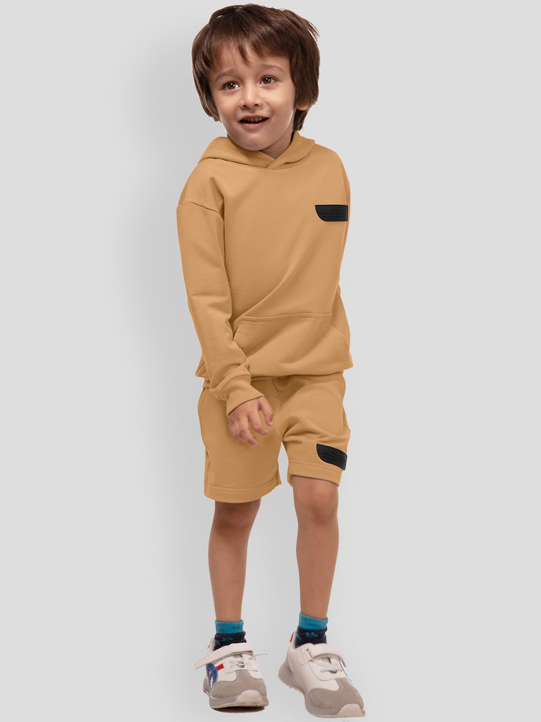 

PANGOLIN Boys Mid-Rise Shorts, Brown