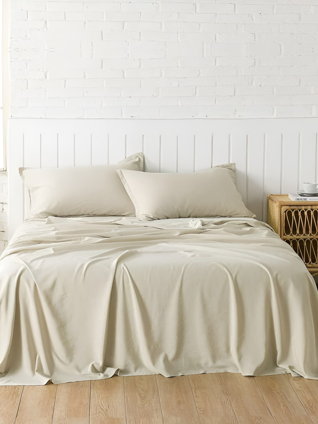 

Bajo's Beige Cotton 300 TC Queen Bedsheet with 2 Pillow Covers