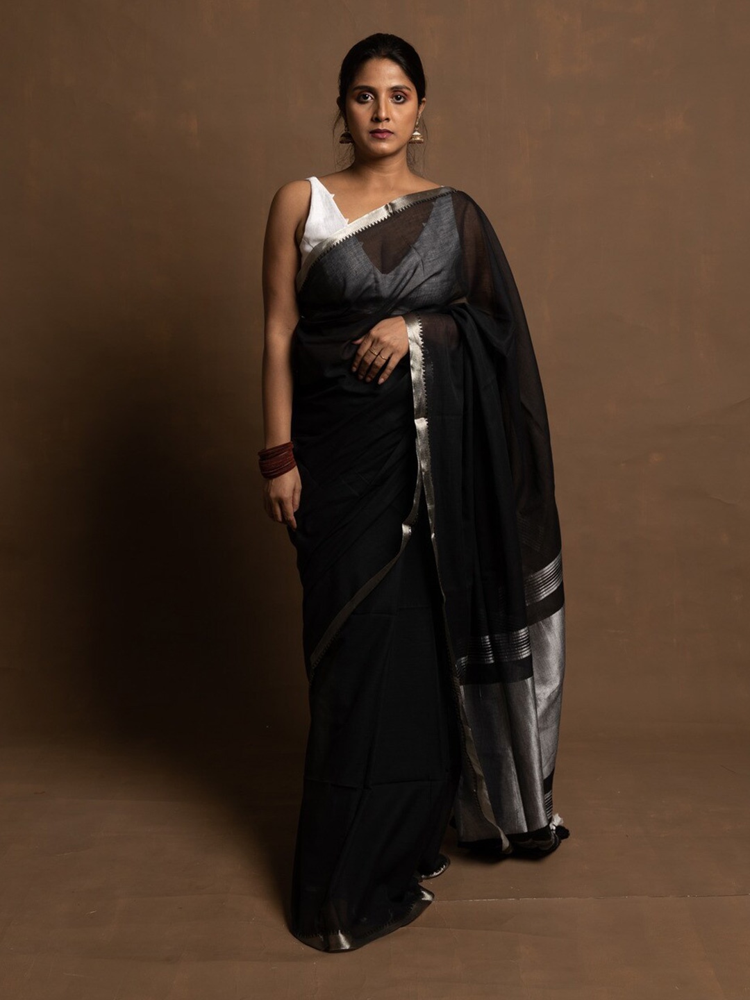 

HUTS AND LOOMS Zari Pure Cotton Saree, Black