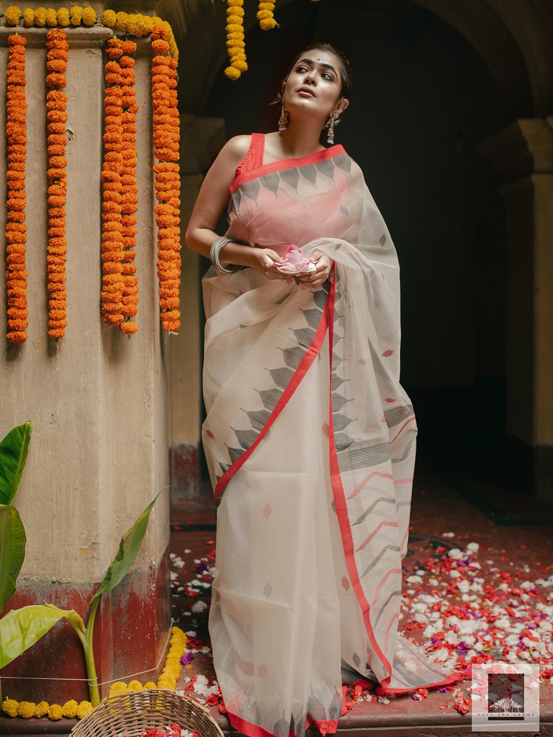 

HUTS AND LOOMS Ethnic Motifs Woven Design Pure Silk Saree, White