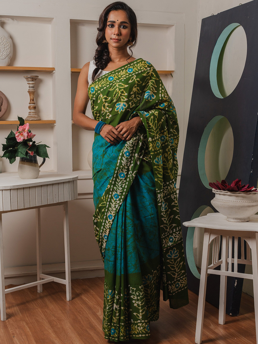 

HUTS AND LOOMS Batik Pure Cotton Saree, Green