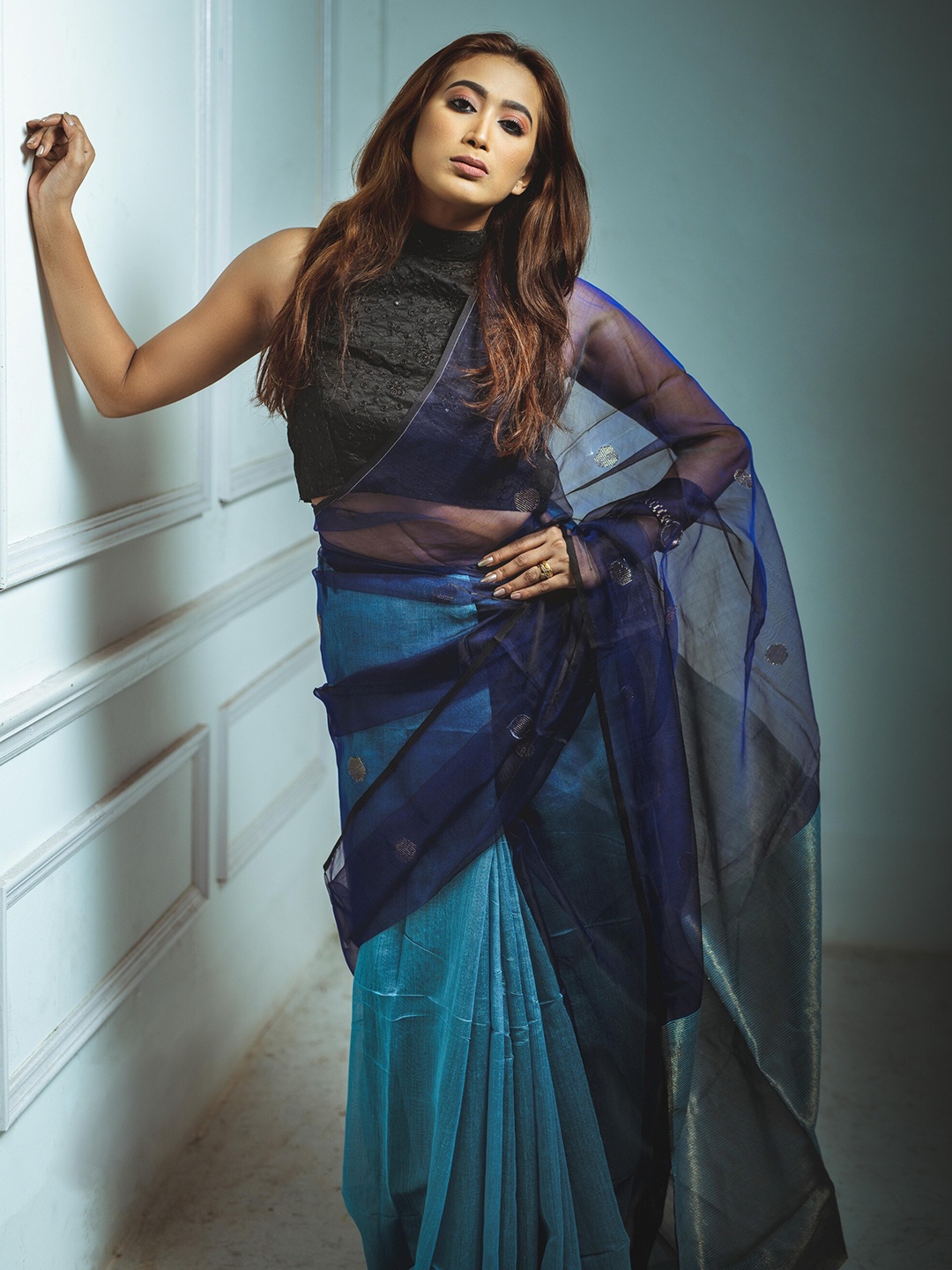 

HUTS AND LOOMS Woven Design Zari Silk Cotton Saree, Blue