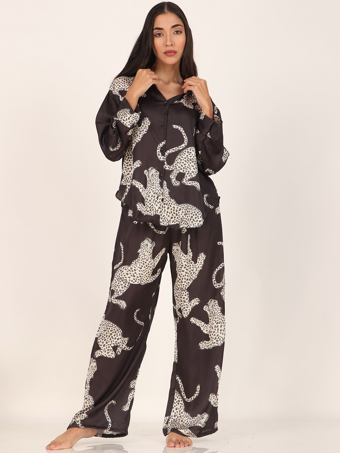 

Masha Graphic Printed Shirt Collar Satin Night suit, Black