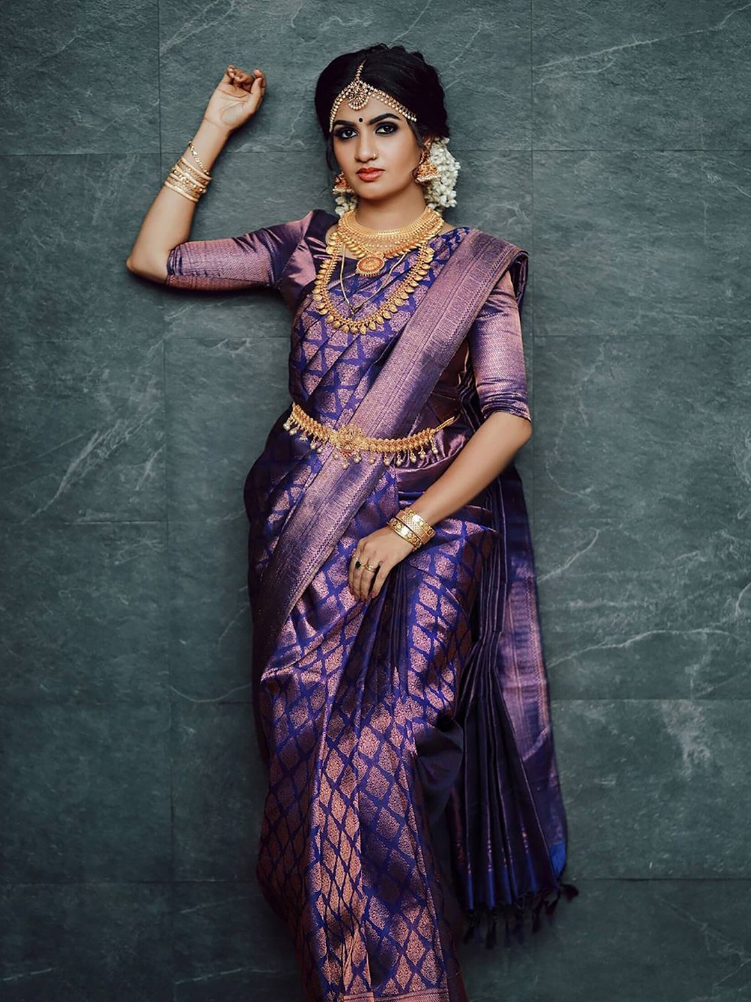 

KALINI Ethnic Motifs Woven Design Zari Banarasi Saree, Blue