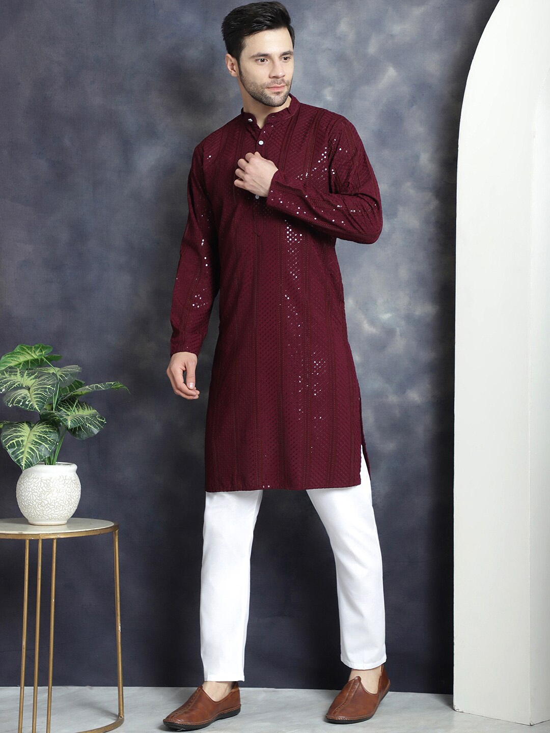 

Jompers Men Ethnic Motifs Embroidered Regular Sequinned Kurta with Pyjamas, Purple