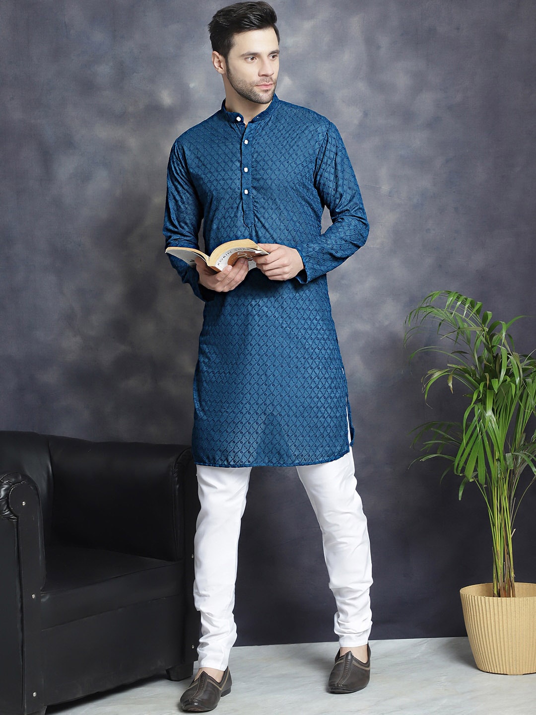 

Jompers Leheriya Embroidered Regular Chikankari Pure Cotton Kurta With Churidar, Blue