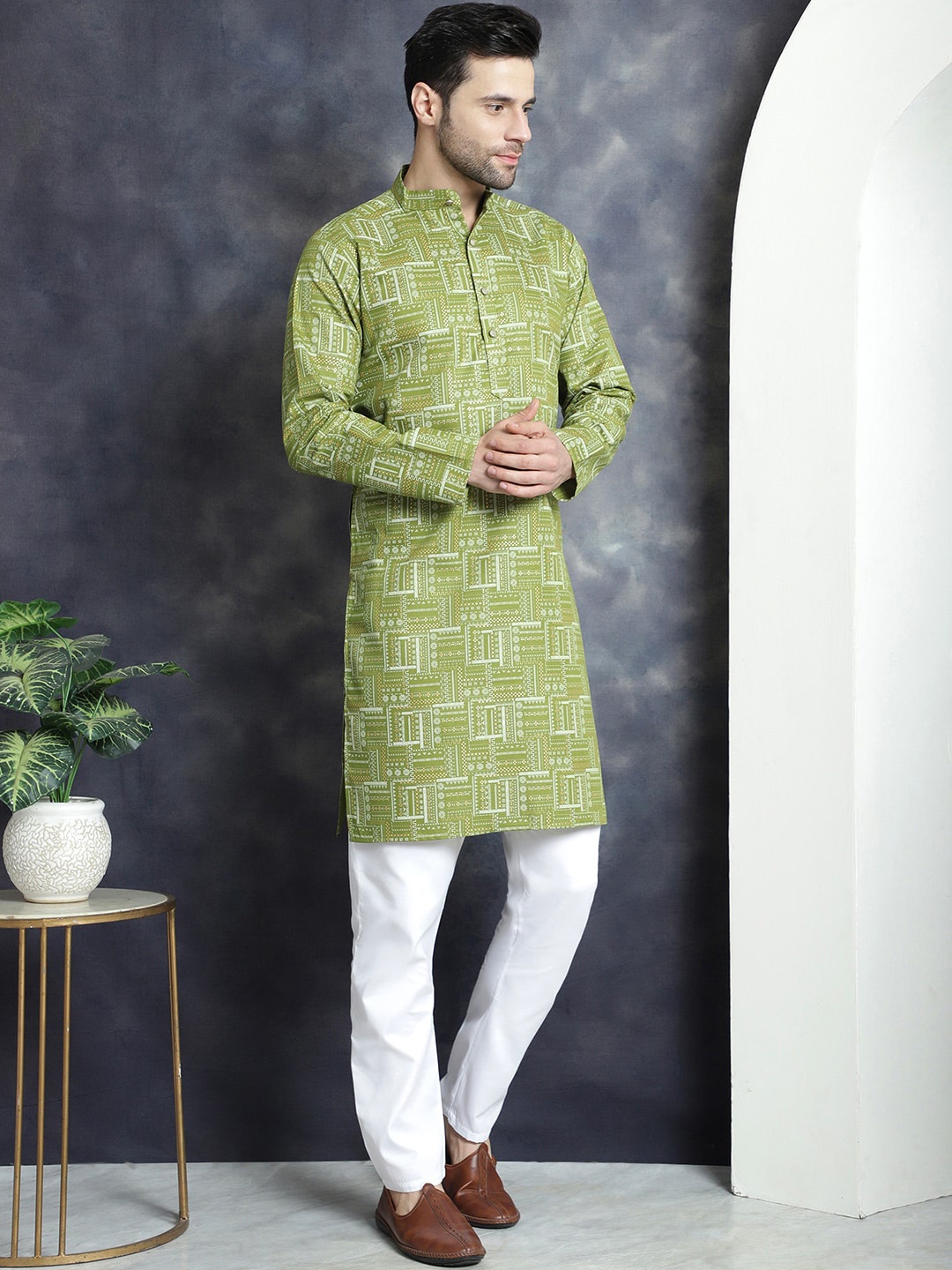 

Jompers Printed Regular Kurta with Trousers, Olive