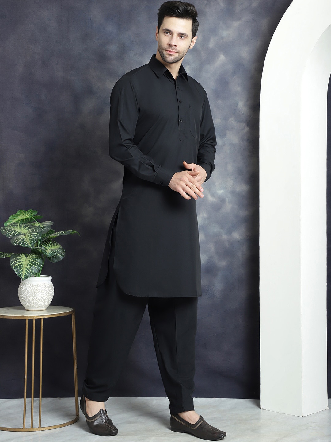 

Jompers Regular Kurta with Salwar, Black