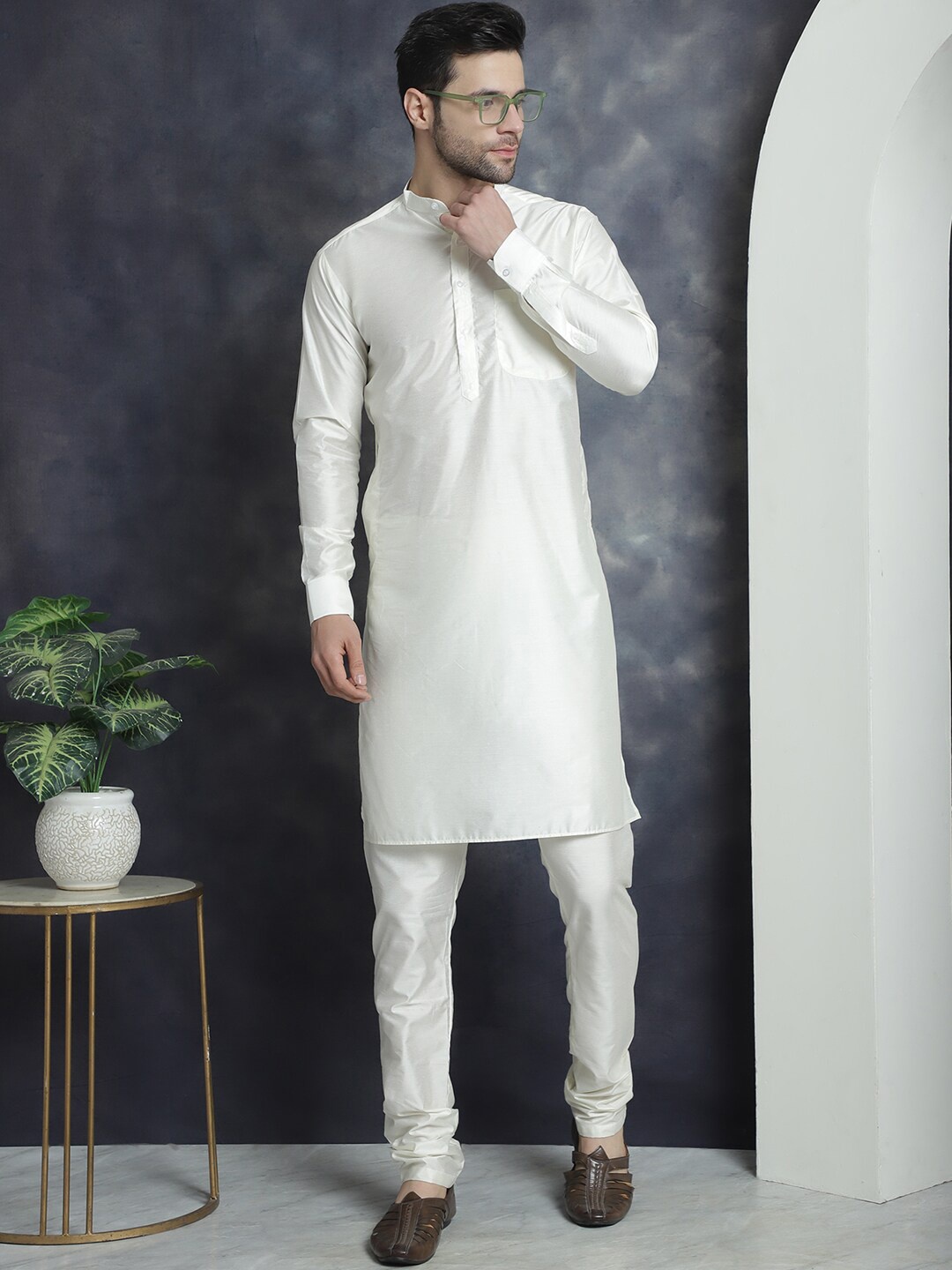 

Jompers Regular Kurta with Churidar, Off white