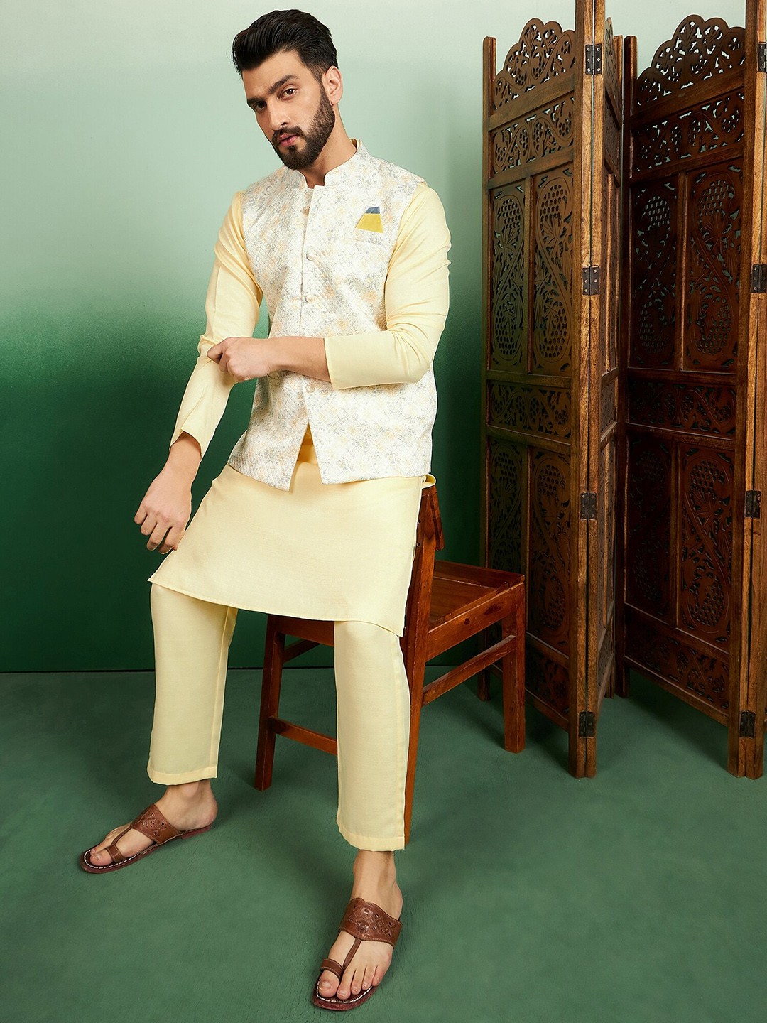 

House of Pataudi Mandarin Collar Straight Kurta With Pyjamas & Printed Nehru Jacket, Yellow