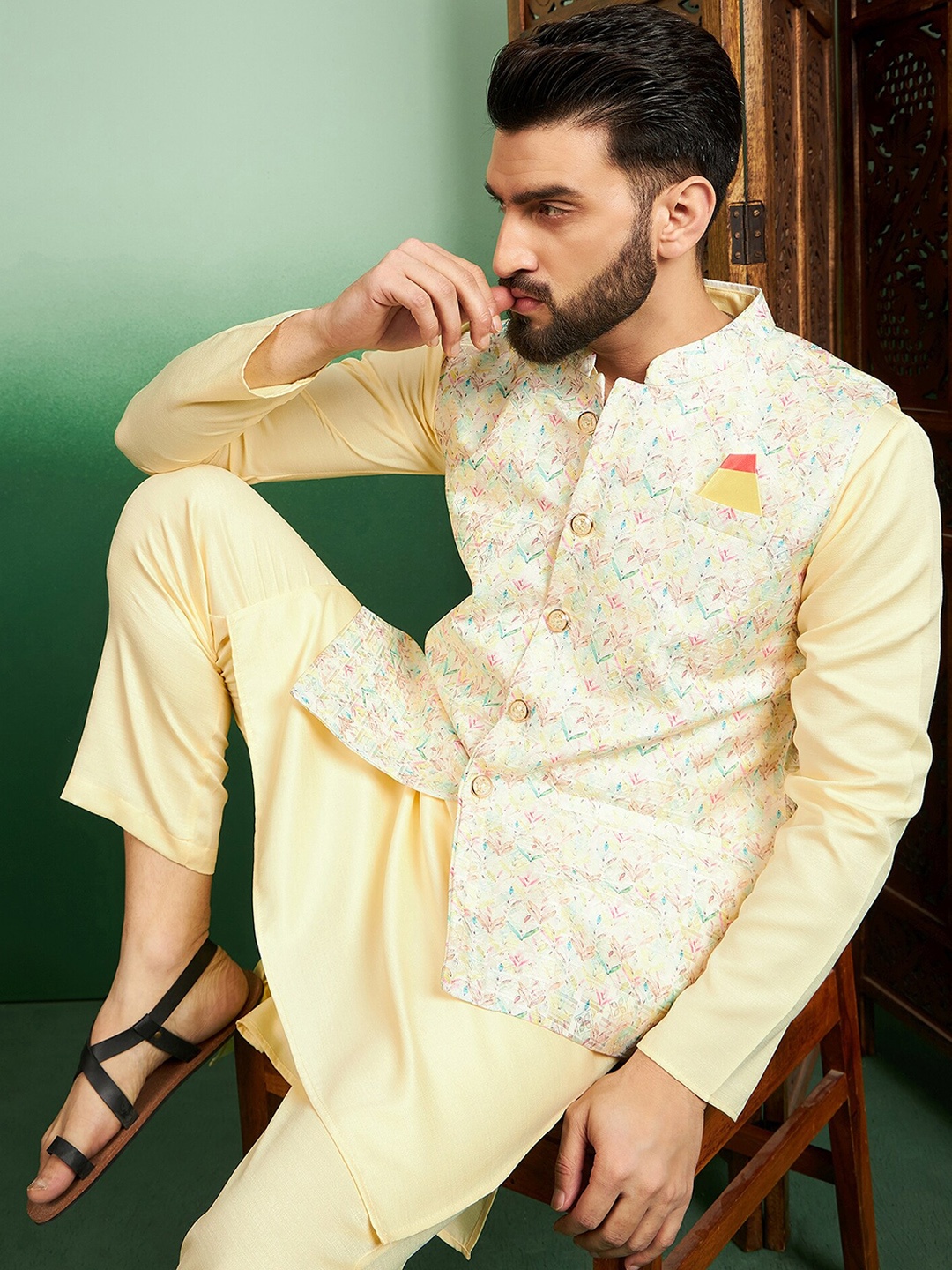 

House of Pataudi Mandarin Collar Straight Kurta With Pyjamas & Printed Nehru Jacket, Yellow
