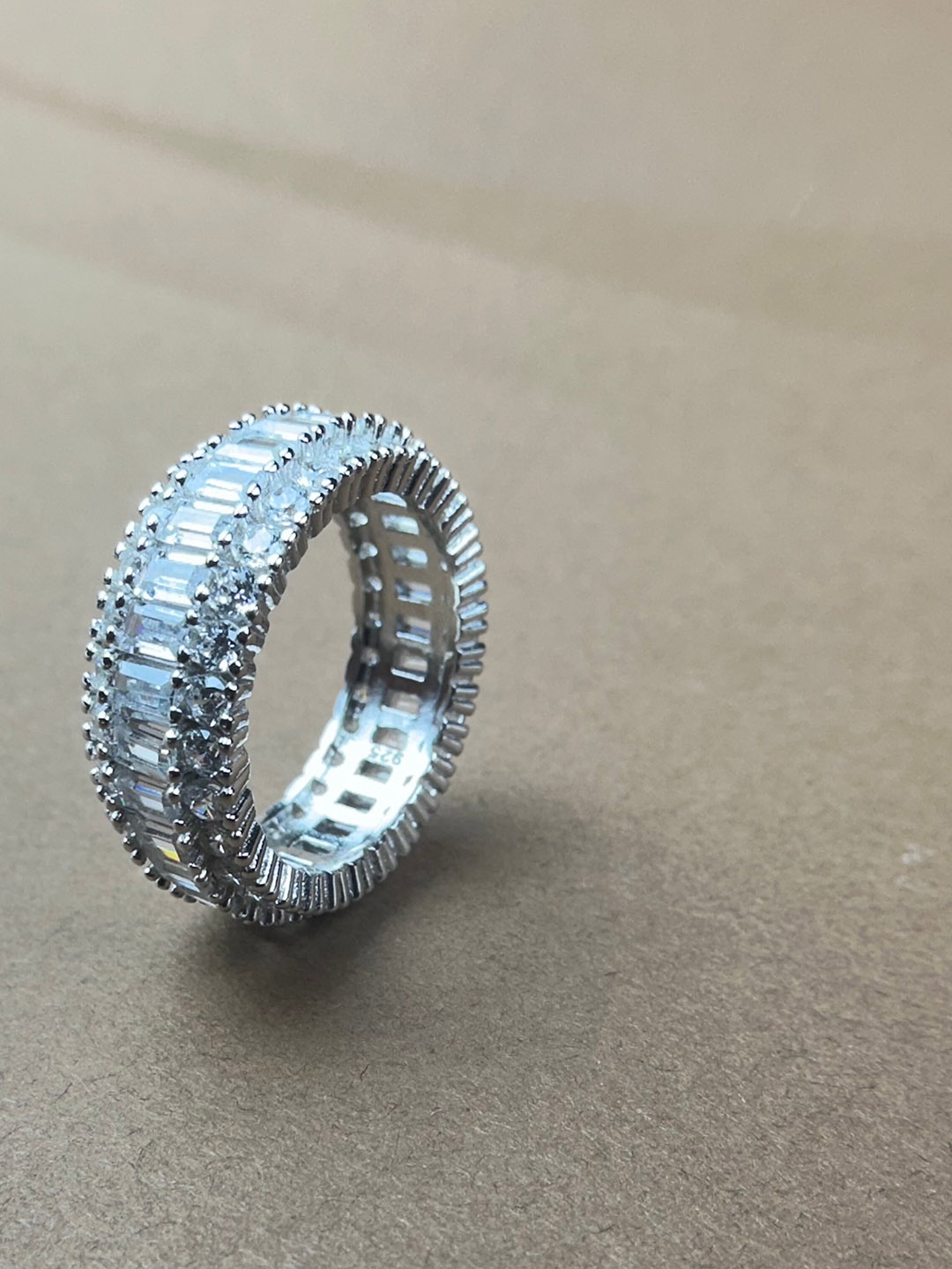 

925 SILLER Rhodium-Plated Sterling Silver Cubic Zirconia Studded Finger Ring