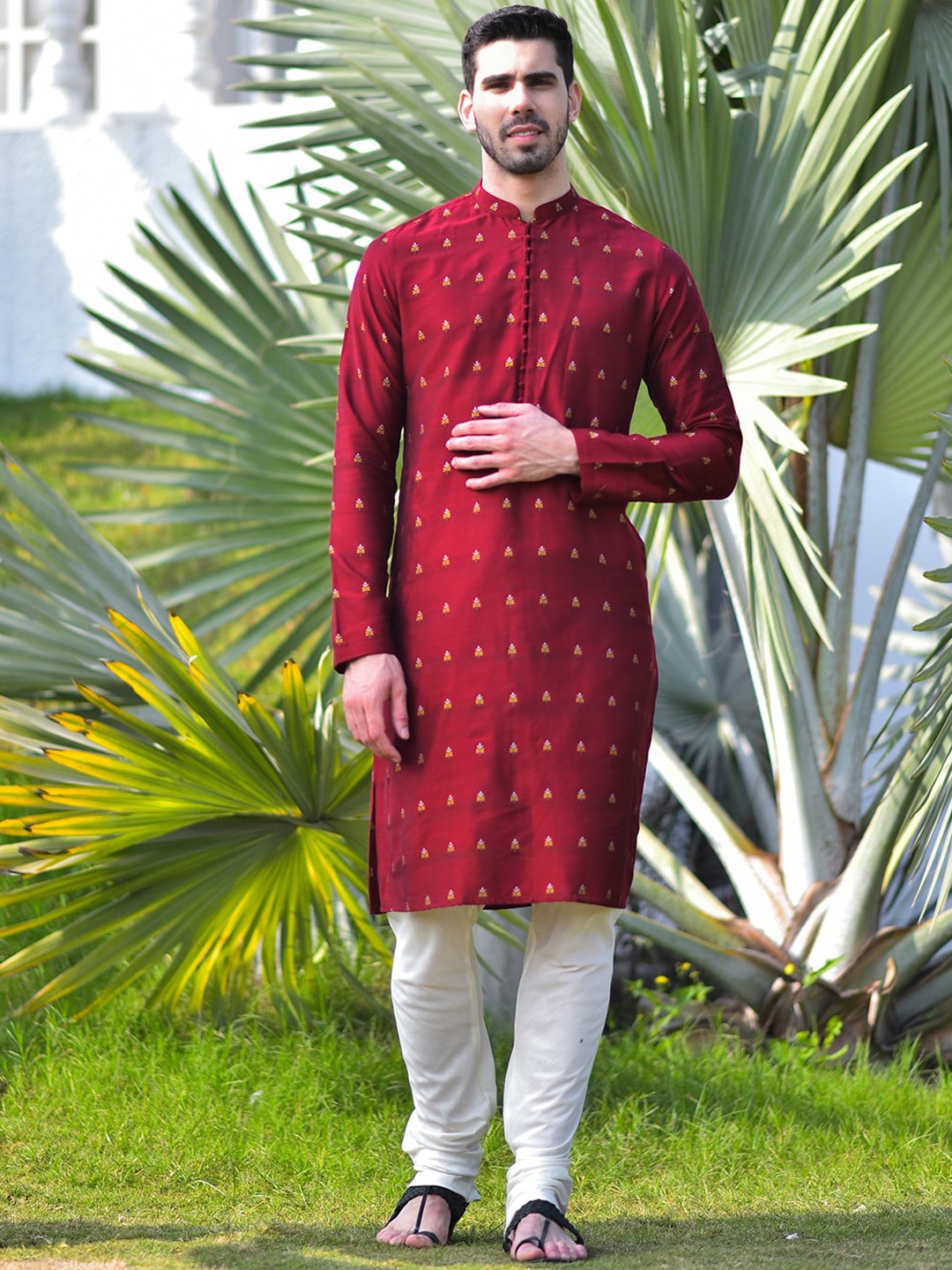 

HOUSE OF DEYANN Floral Woven Design Regular Kurta With Churidar, Red