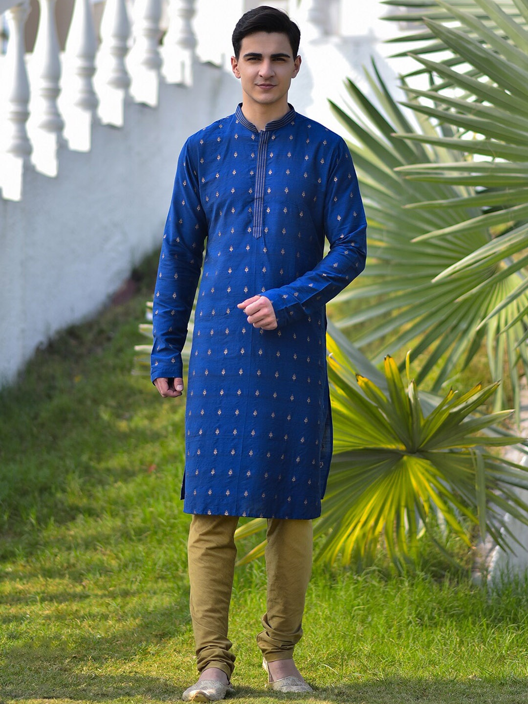 

HOUSE OF DEYANN Woven Design Jacquard Weave Straight Kurta with Churidar, Blue
