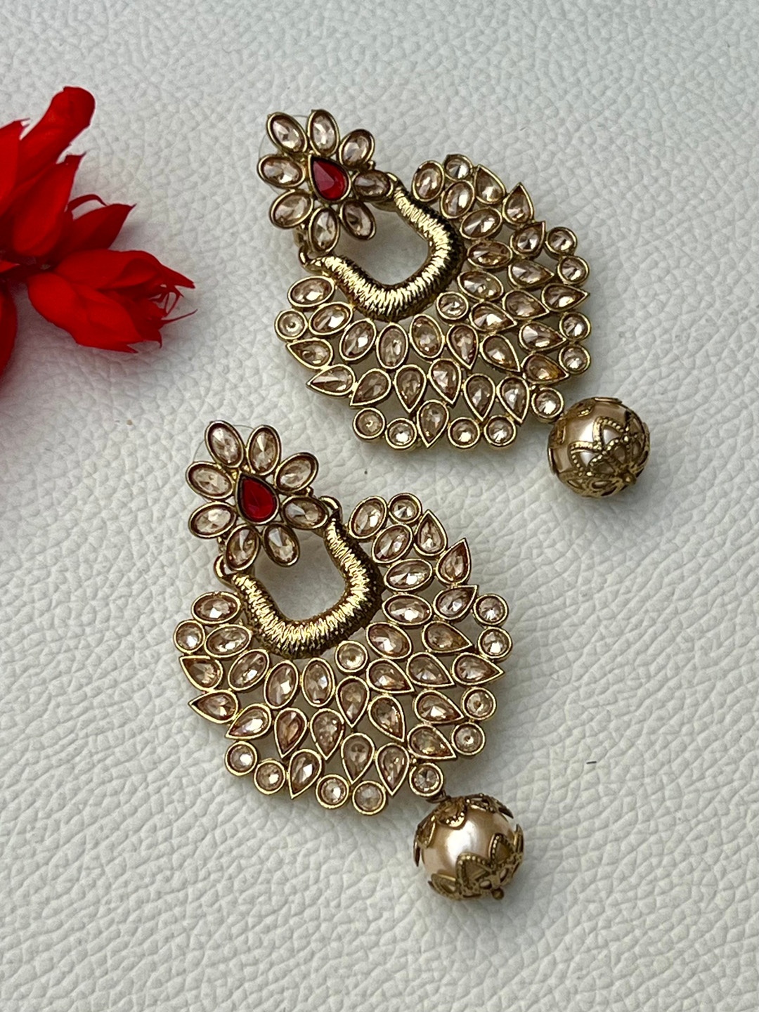 

Prettilicious Gold-Plated Kundan-Studded Contemporary Chandbalis Earrings