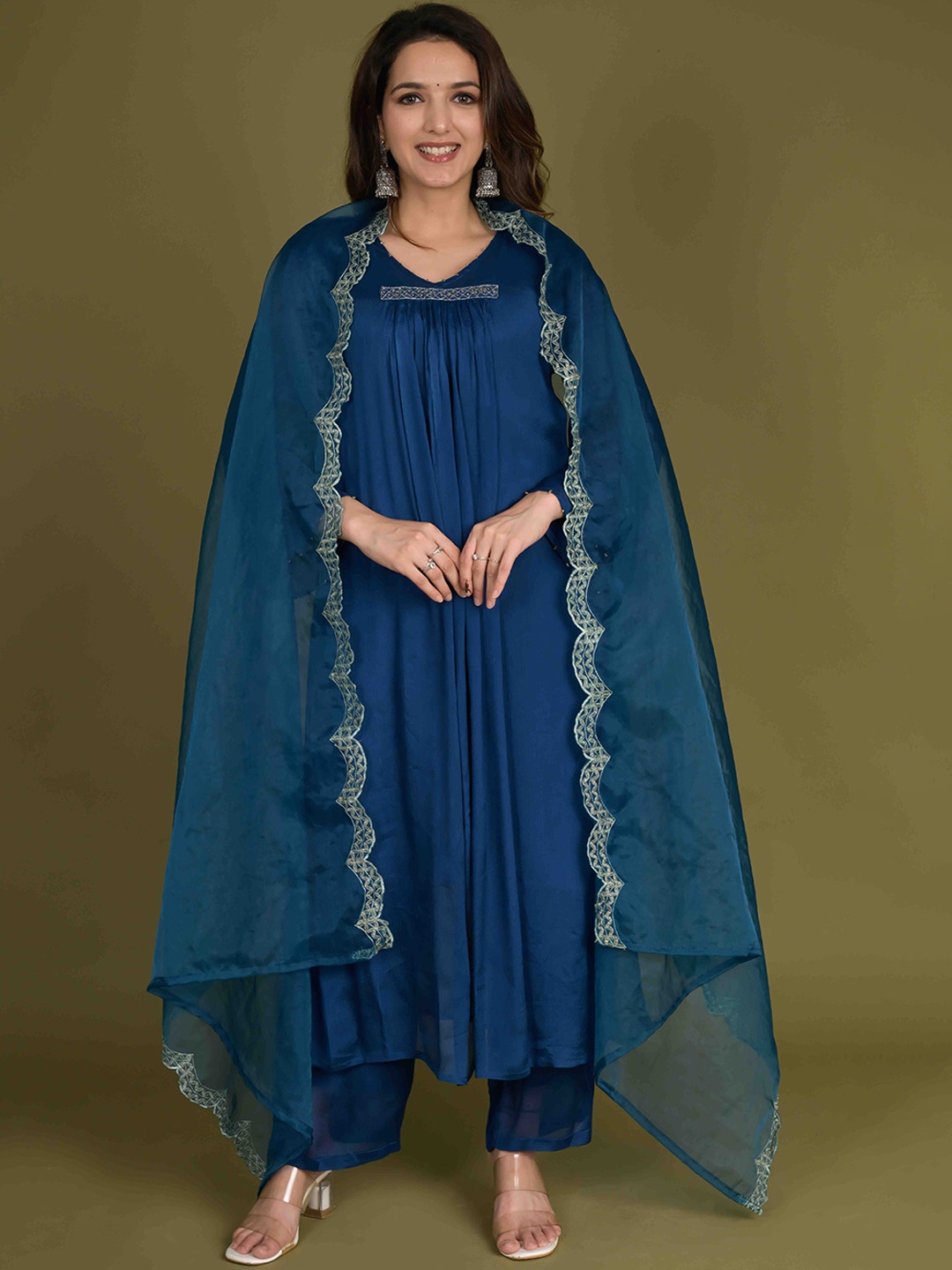 

Do Dhaage Floral Embroidered Empire A-Line Kurta & Trousers With Dupatta, Navy blue