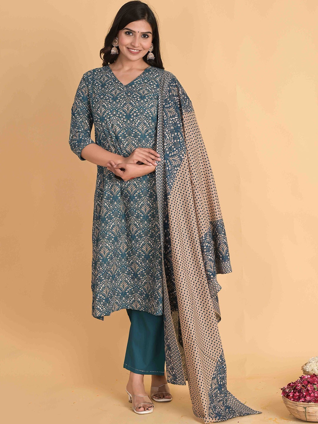 

Do Dhaage Ethnic Motifs Printed Regular Pure Cotton Kurta with Trousers & Dupatta, Blue