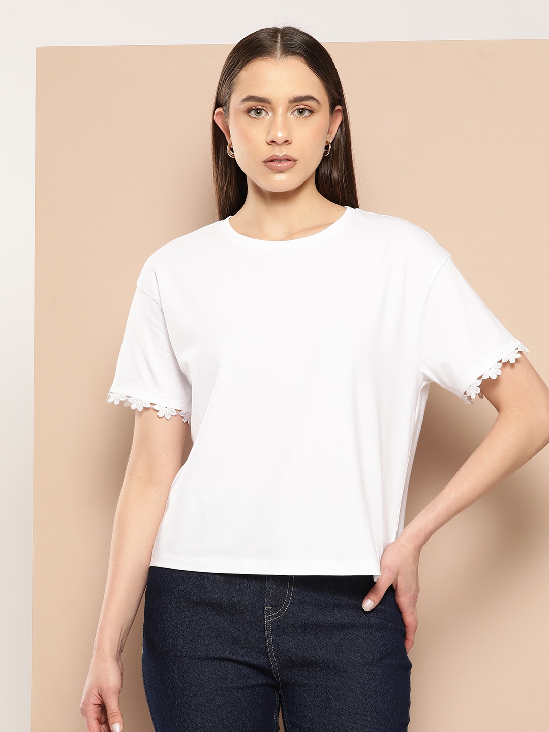 

Chemistry Women Solid Relaxed Fit T-shirt, Off white