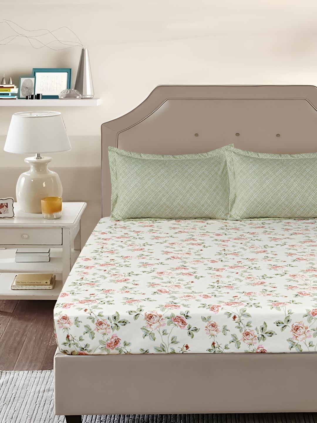 

GAPU & BALY White & Brown Floral Printed Fitted 140 TC King Bedsheet With 2 Pillow Covers