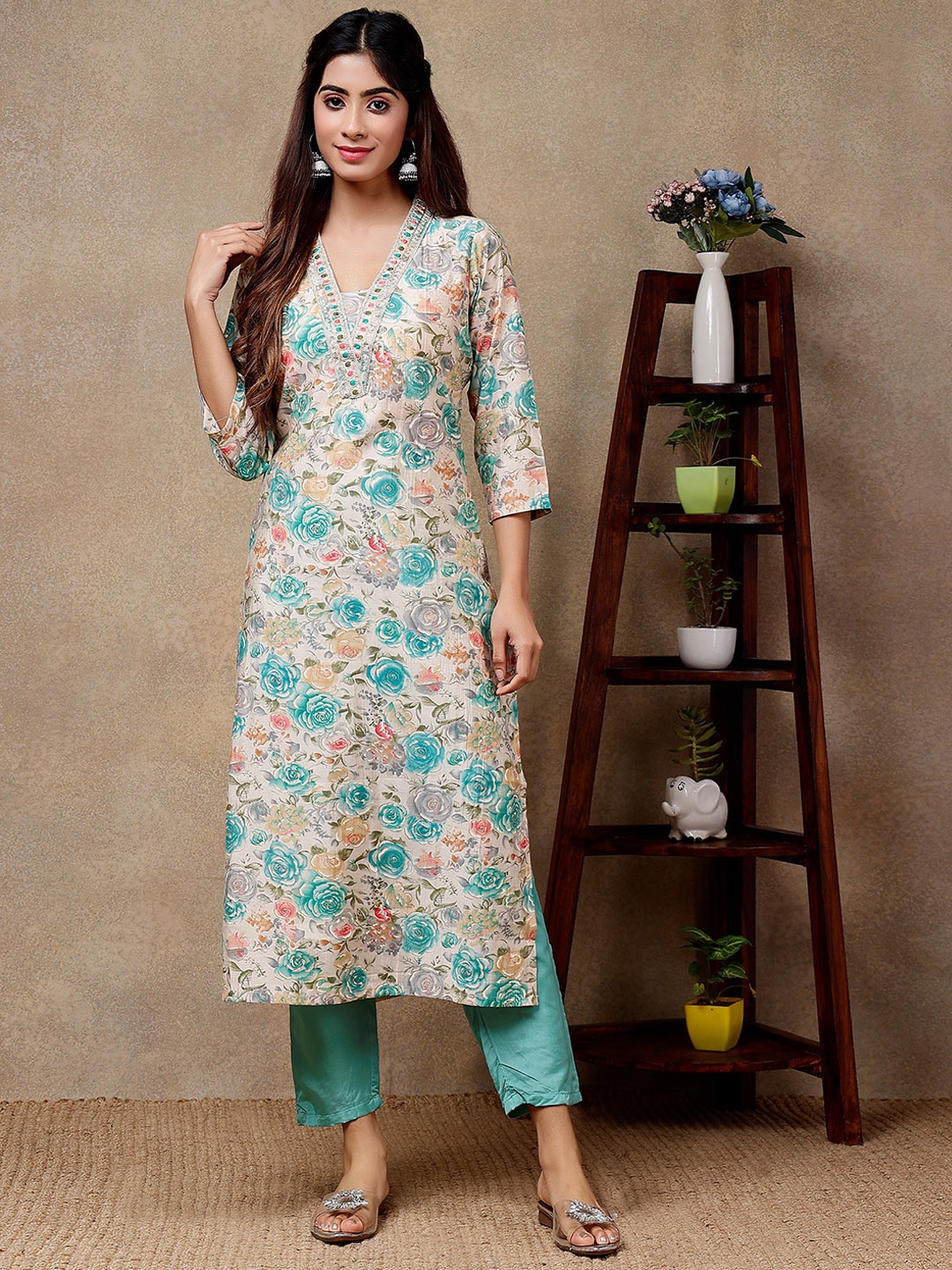 

J.KANJI Floral Printed V Neck Regular Zardozi Kurta With Trousers & Dupatta, Blue