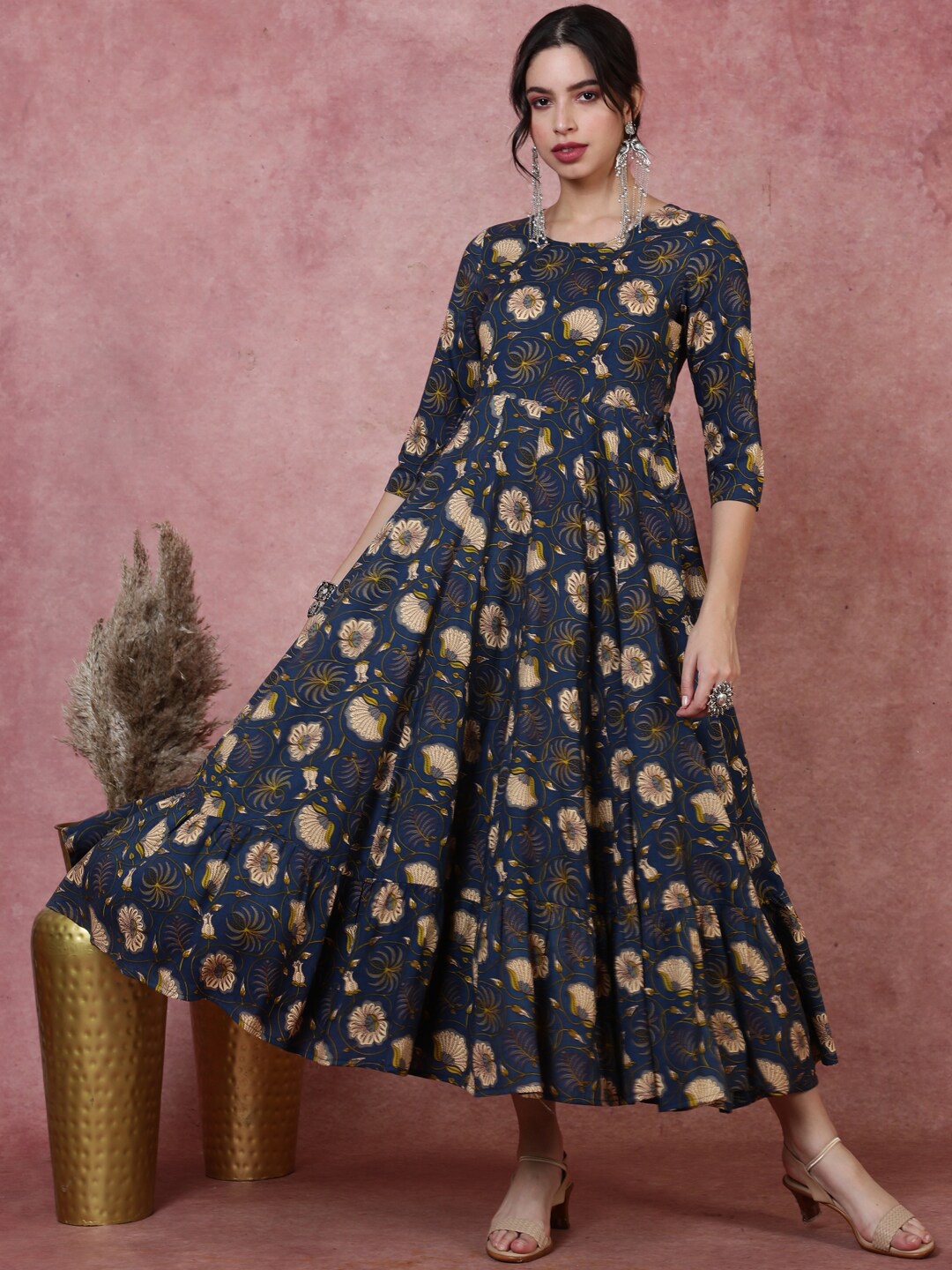 

Chandbaali Floral Printed Round Neck Anarkali Kurta, Navy blue