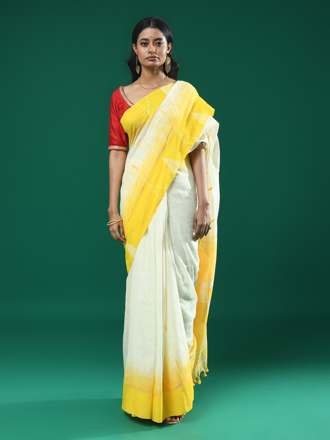 

Indethnic Colourblocked Pure Cotton Jamdani Saree, Yellow