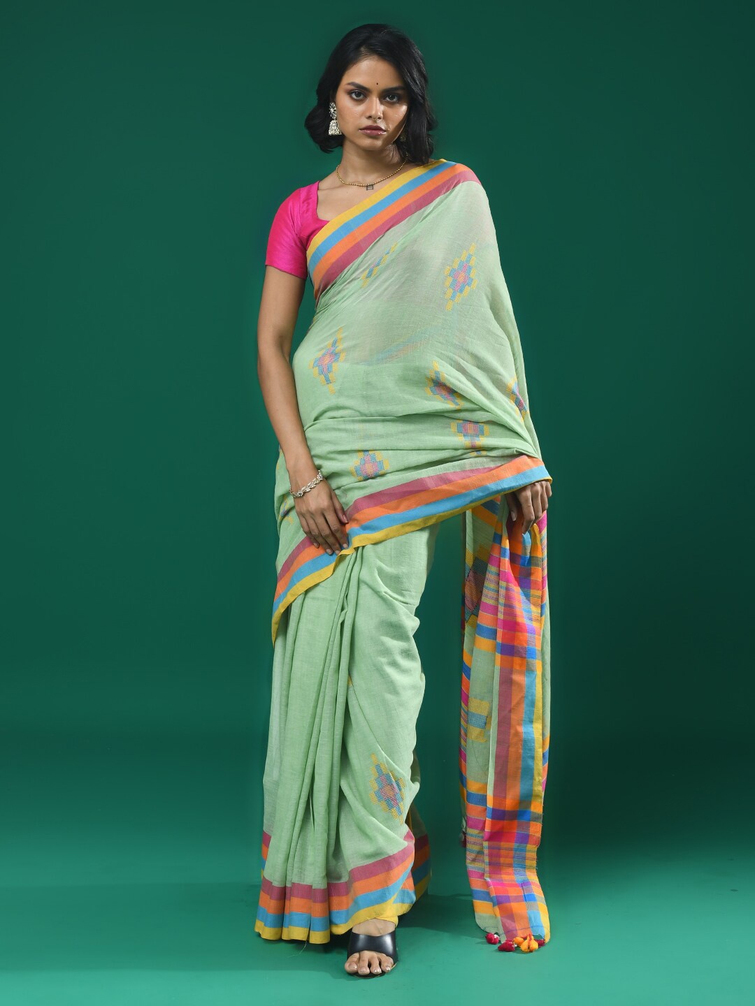 Indethnic Geometric Woven Design Pure Cotton Jamdani Saree, Green