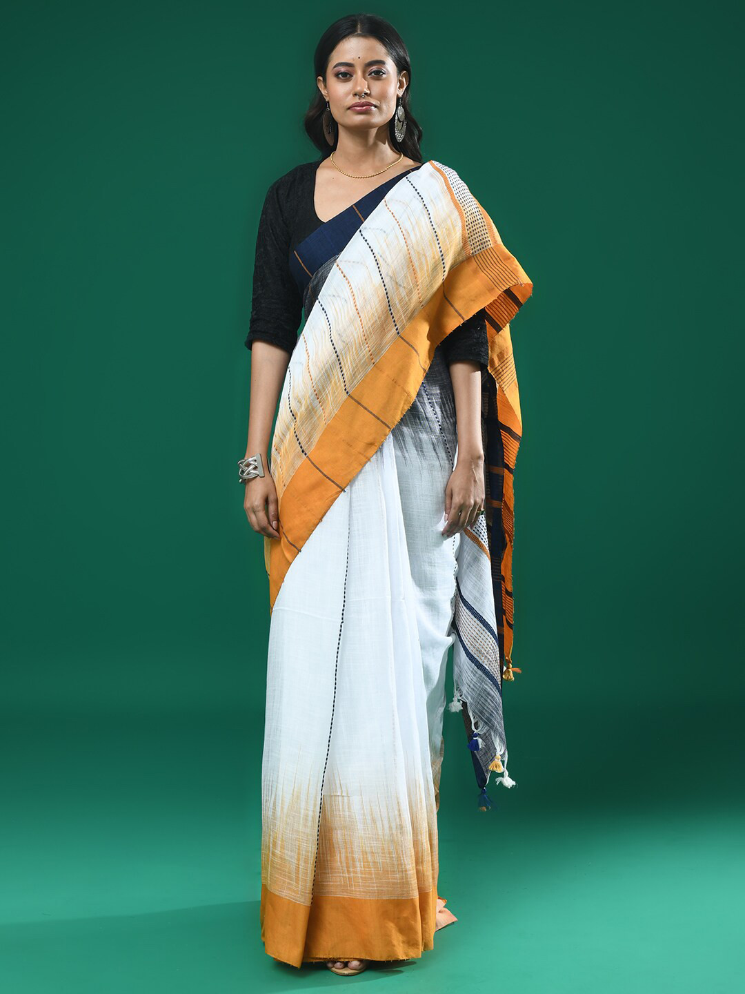 

Indethnic Striped Pure Linen Jamdani Saree, White