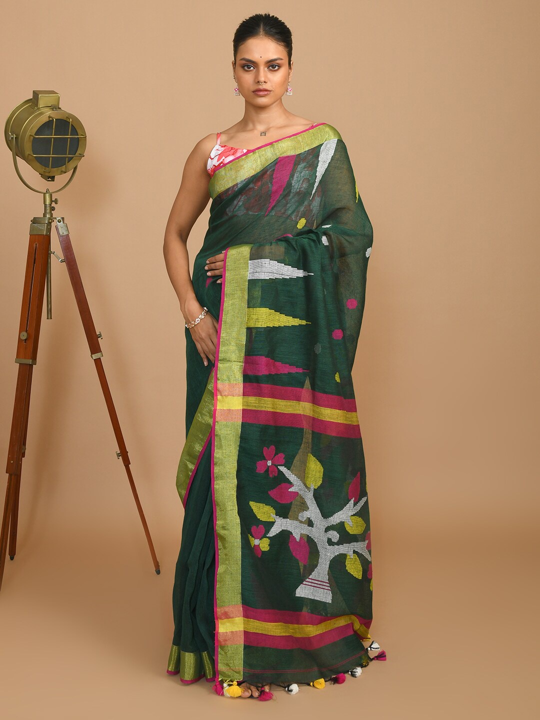 

Indethnic Geometric Woven Design Zari Pure Linen Jamdani Saree, Green