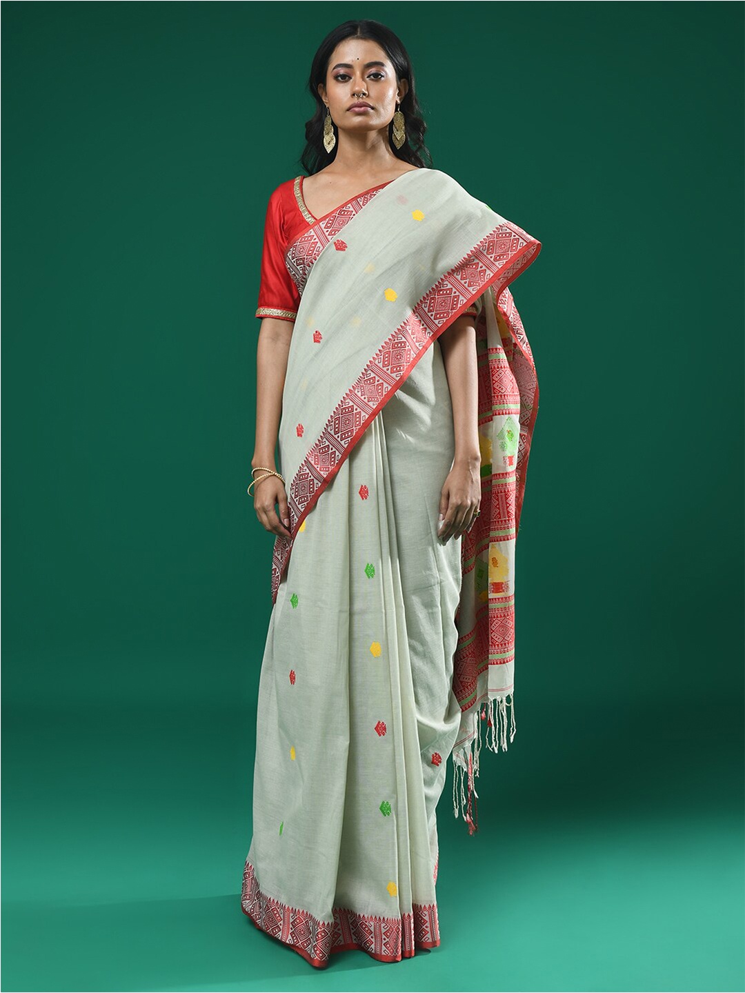 

Indethnic Geometric Woven Design Pure Cotton Jamdani Saree, Green