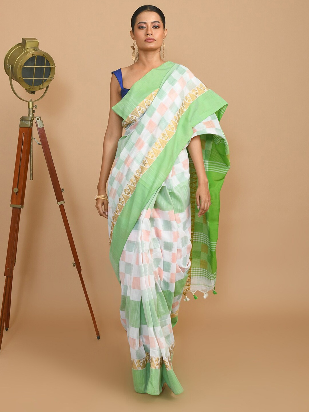 

Indethnic Checked Woven Design Jamdani Saree, Green
