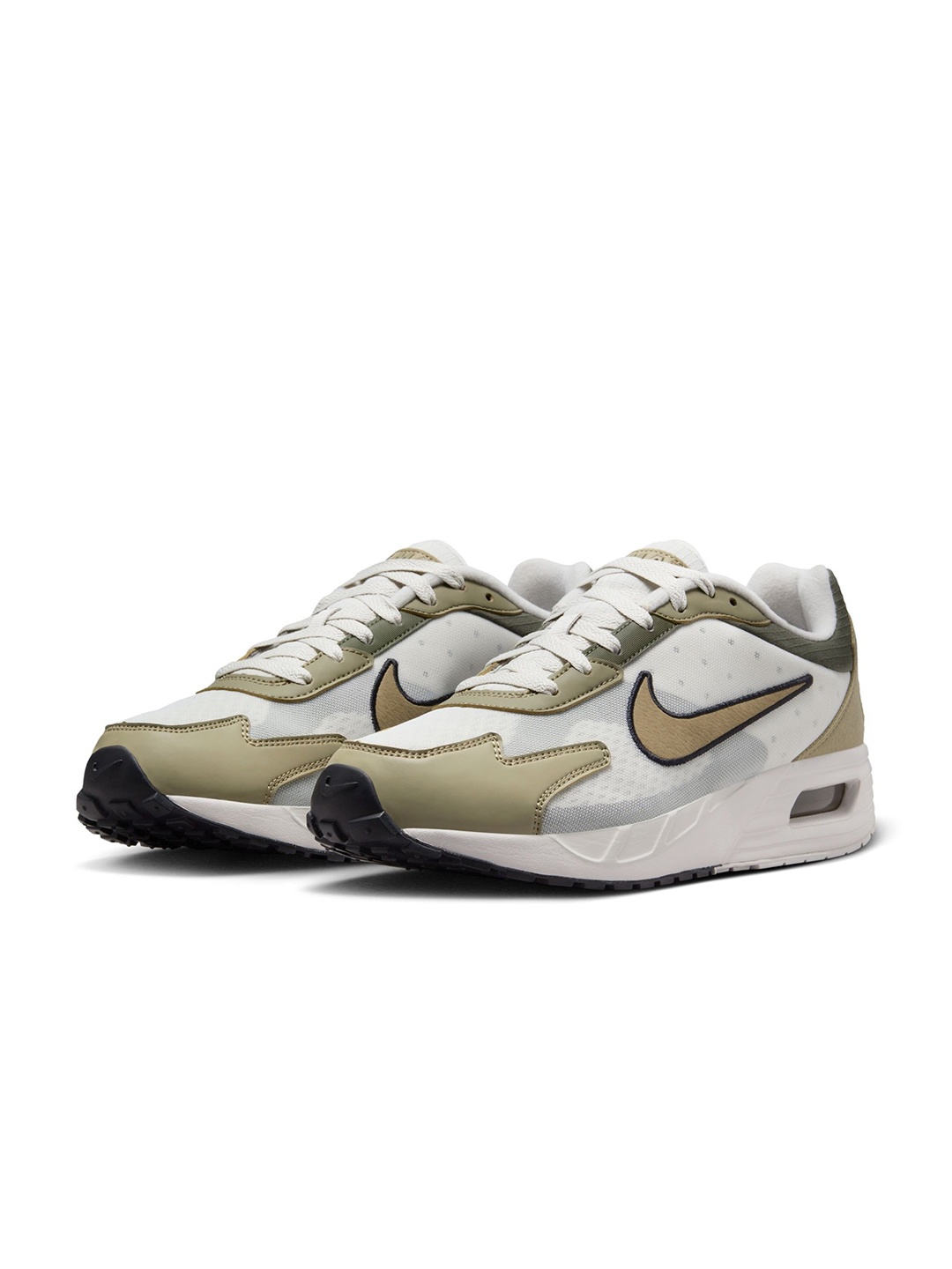 Nike Men AIR MAX SOLO Sneakers, White
