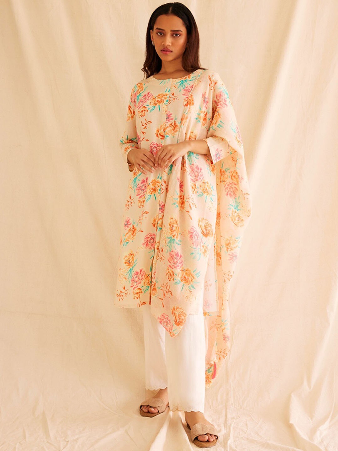 

Bombay Bloom Floral Printed Round Neck Linen Straight Kurta, Cream