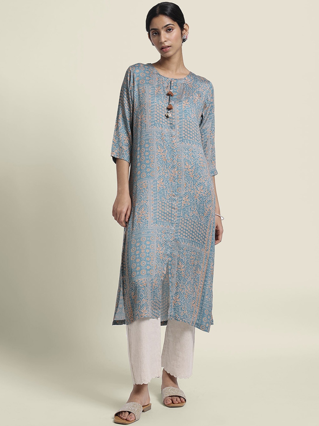 Bombay Bloom Floral Printed Round Neck Linen Straight Kurta, Blue