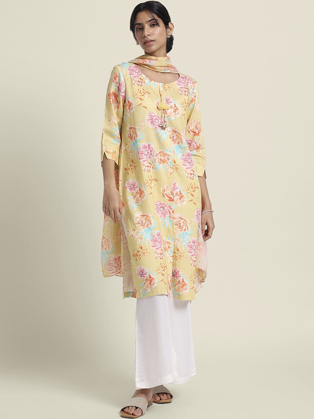

Bombay Bloom Floral Printed Round Neck Linen Straight Kurta, Yellow