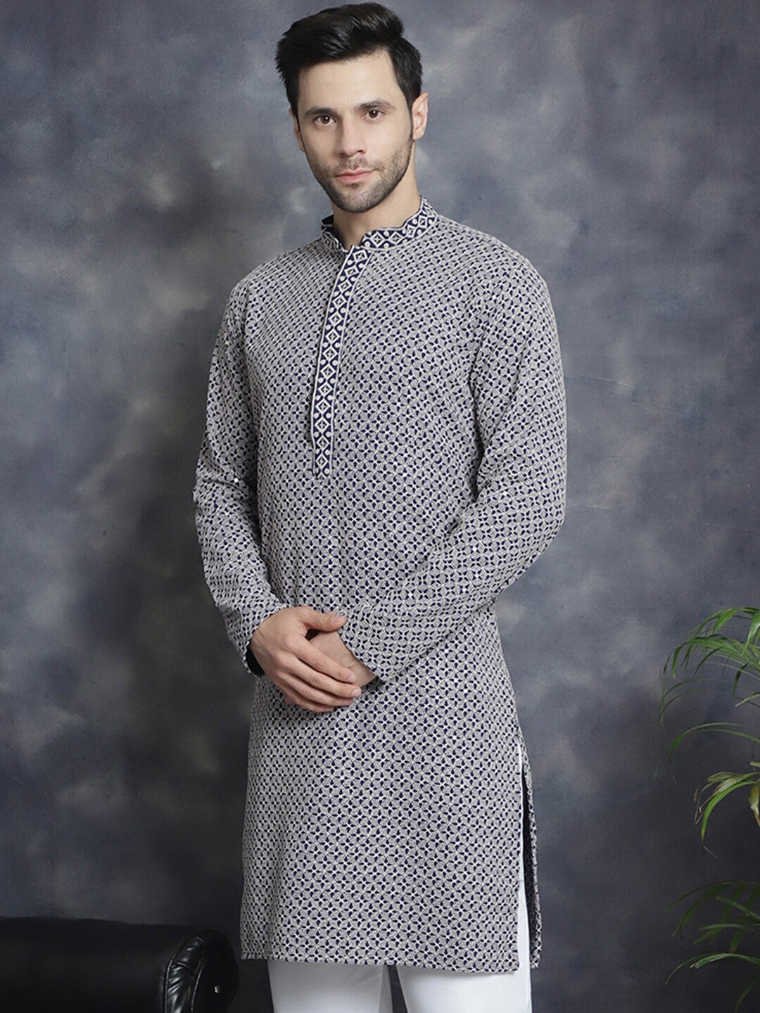 

Jompers Band Collar Embroidered Kurta, Navy blue