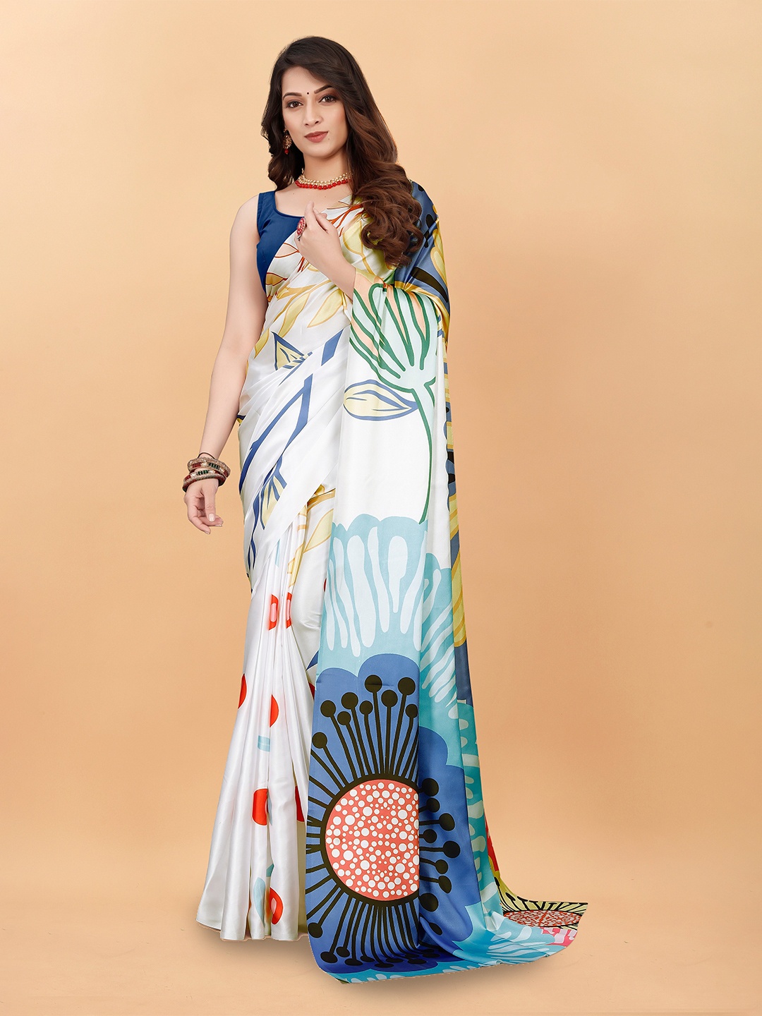 

bansari textiles Floral Printed Satin Saree, Cream