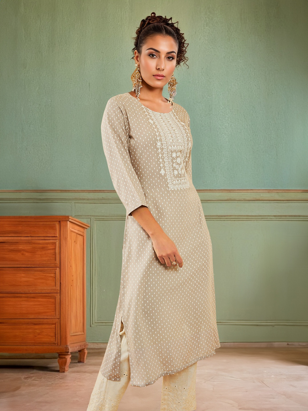 

Soch Grey & White Geometric Embroidered Round Neck Straight Kurta