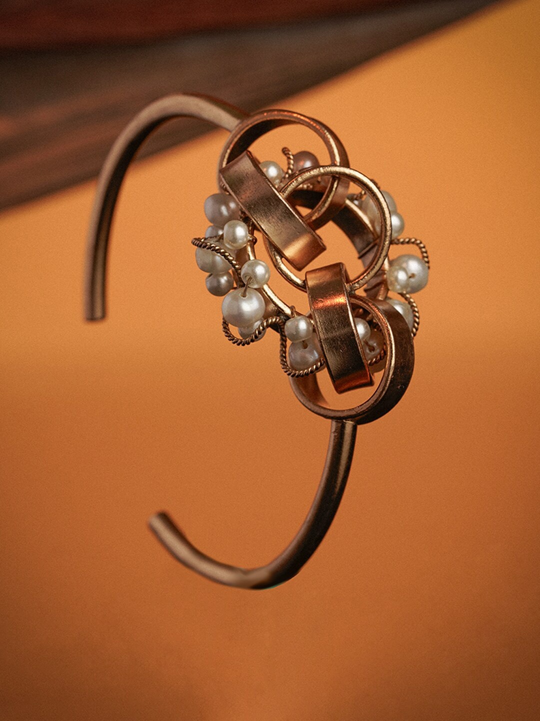 

Suhani Pittie Gold-Plated Pearls Cuff Bracelet