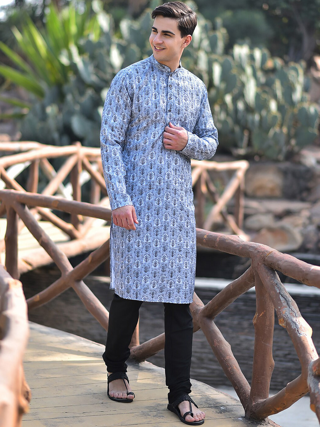 

HOUSE OF DEYANN Ethnic Motifs Printed Straight Kurta with Churidar, Silver