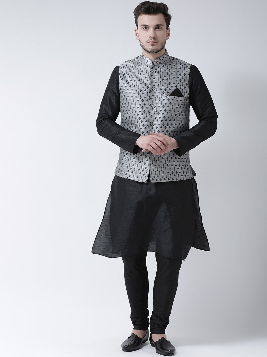 

DEYANN Regular Kurta with Pyjamas With Jacket, Silver