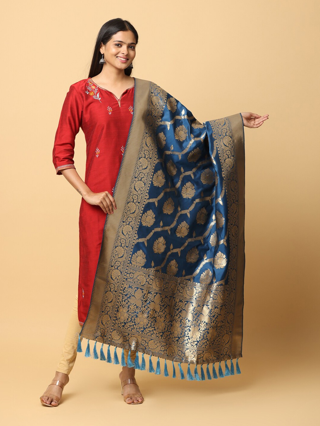 

PATLIPALLU Ethnic Motifs Woven Design Dupatta with Zari, Blue