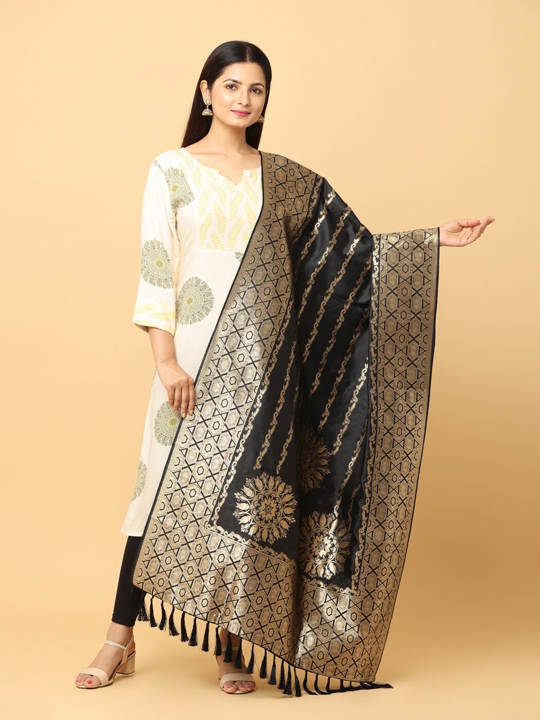 

PATLIPALLU Ethnic Motifs Woven Design Dupatta with Zari, Black