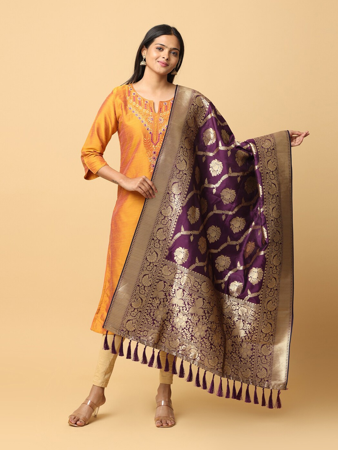 

PATLIPALLU Ethnic Motifs Woven Design Dupatta with Zari, Magenta