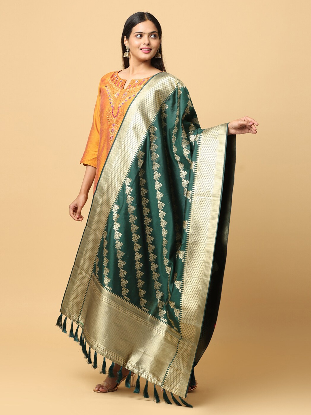 

PATLIPALLU Ethnic Motifs Woven Design Dupatta with Zari, Green
