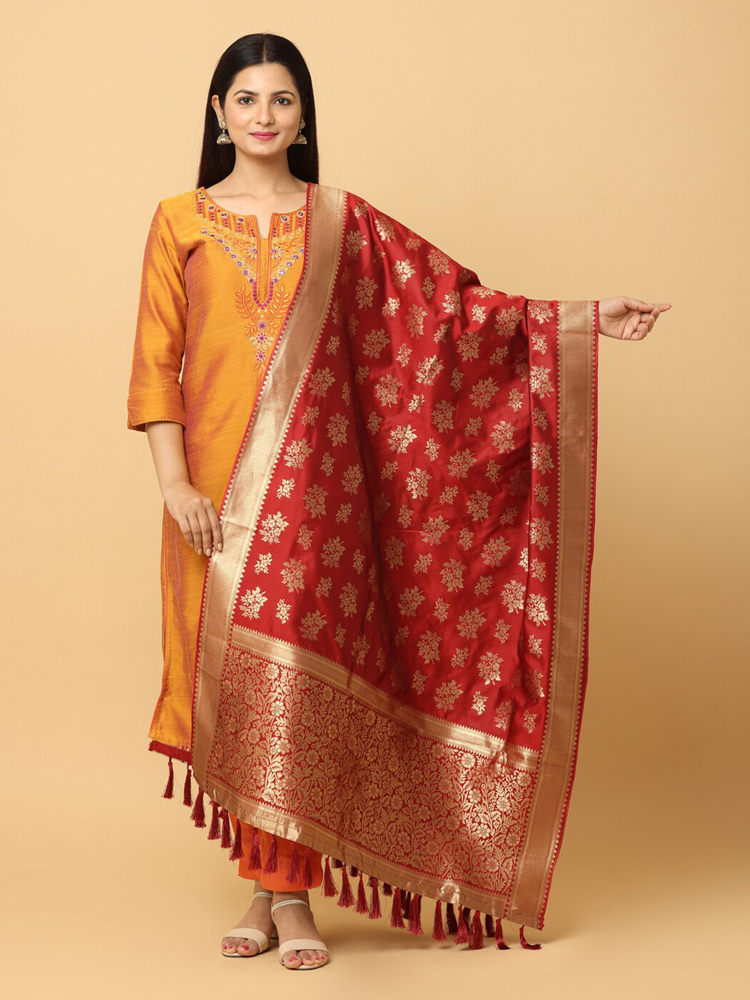 

PATLIPALLU Ethnic Motifs Woven Design Dupatta with Zari, Red