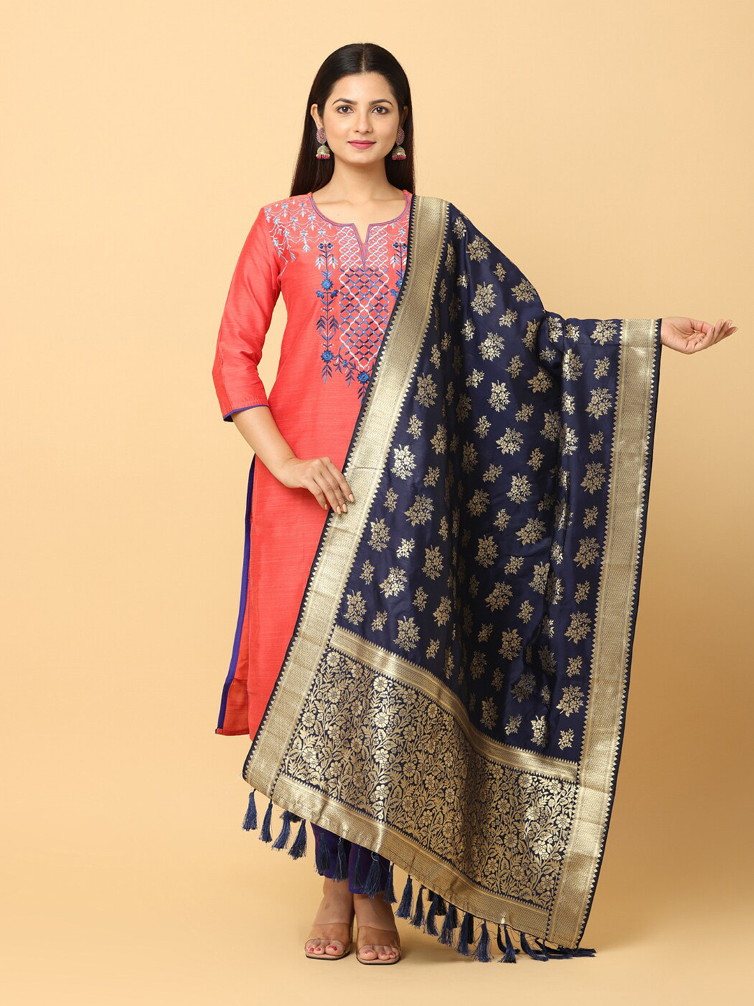 

PATLIPALLU Floral Woven Design Zari Dupatta, Navy blue