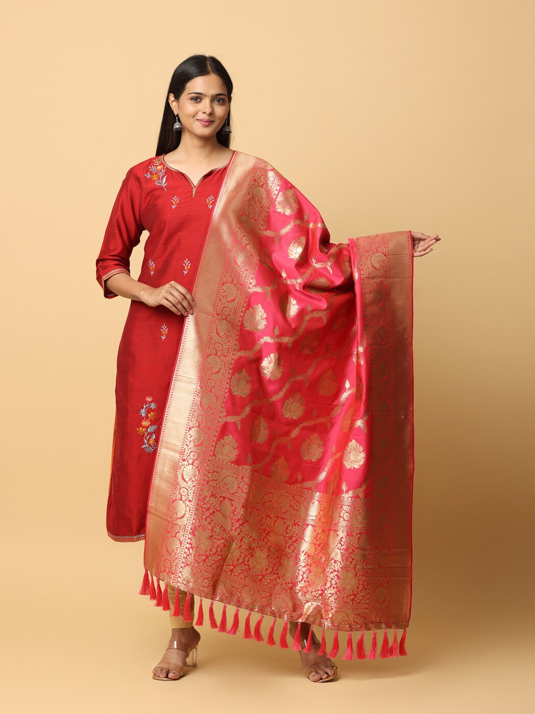 

PATLIPALLU Ethnic Motifs Woven Design Dupatta with Zari, Red