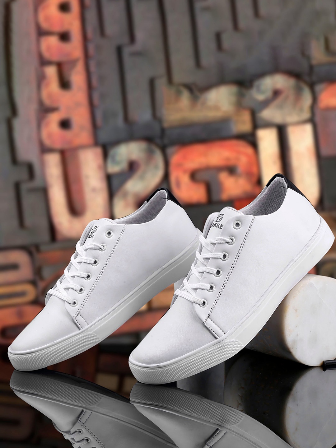 

HAKKEL Men Lightweight Lace Up Sneakers, White